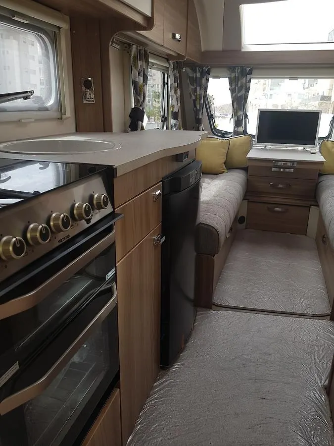 Kemping New English Luxury Caravan On The Sea Hotel Ejlat