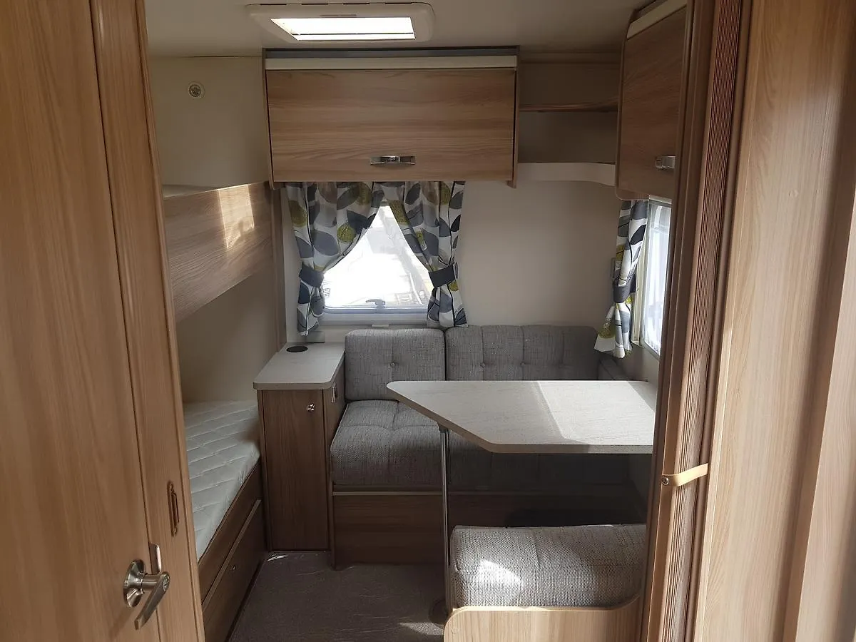 New English Luxury Caravan On The Sea Hotel Ejlat Kemping