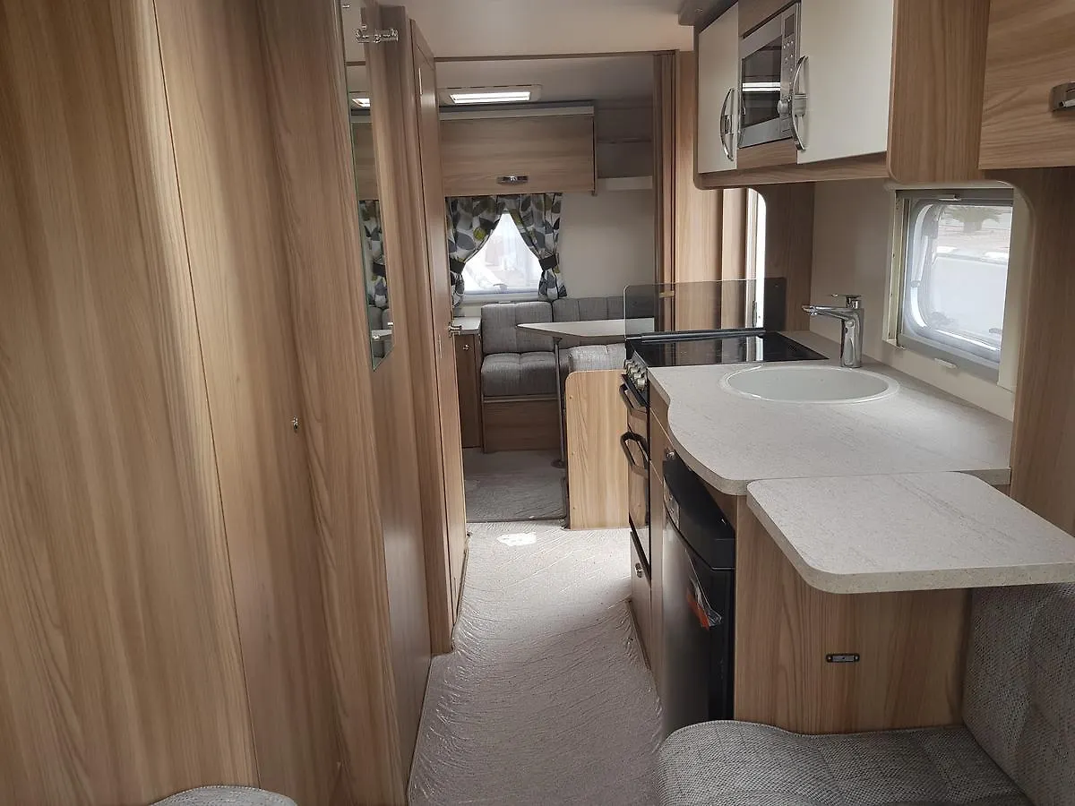 New English Luxury Caravan On The Sea Hotel Ejlat 0*,