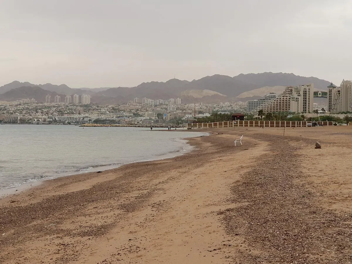 فندق إيلاتفي  New English Luxury Caravan On The Sea مكان تخييم إيلات